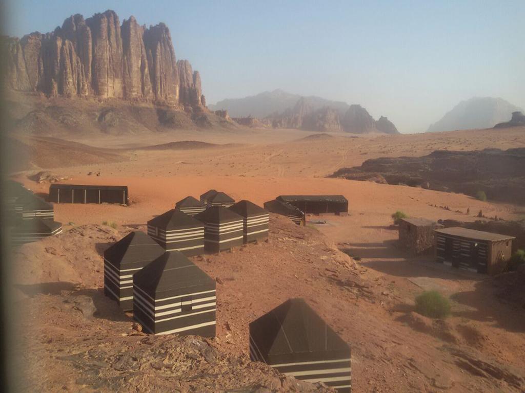 Wadi Rum Quiet Village Camp Exterior foto